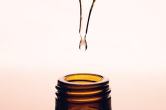 can you use hyaluronic acid with vitamin c